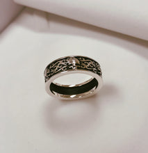 Load image into Gallery viewer, Skull Wedding Band in Sterling Silver