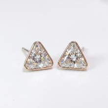 Load image into Gallery viewer, 18 Karat Yellow Gold Crystal Stud Earrings