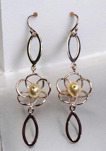 Flower with Freshwater Pearl Nugget Earring in Sterling Silver