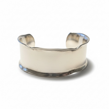 Load image into Gallery viewer, Serene Edge Cuff