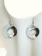 Load image into Gallery viewer, Luna Pearl Hoop Earring