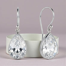 Load image into Gallery viewer, Lumière Drop Earrings