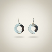 Load image into Gallery viewer, Luna Pearl Hoop Earring