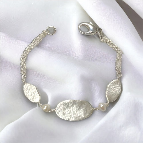 Oval Link Bracelet with Freshwater Pearls in Sterling Silver