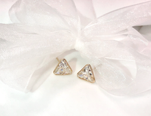 Load image into Gallery viewer, 18 Karat Yellow Gold Crystal Stud Earrings