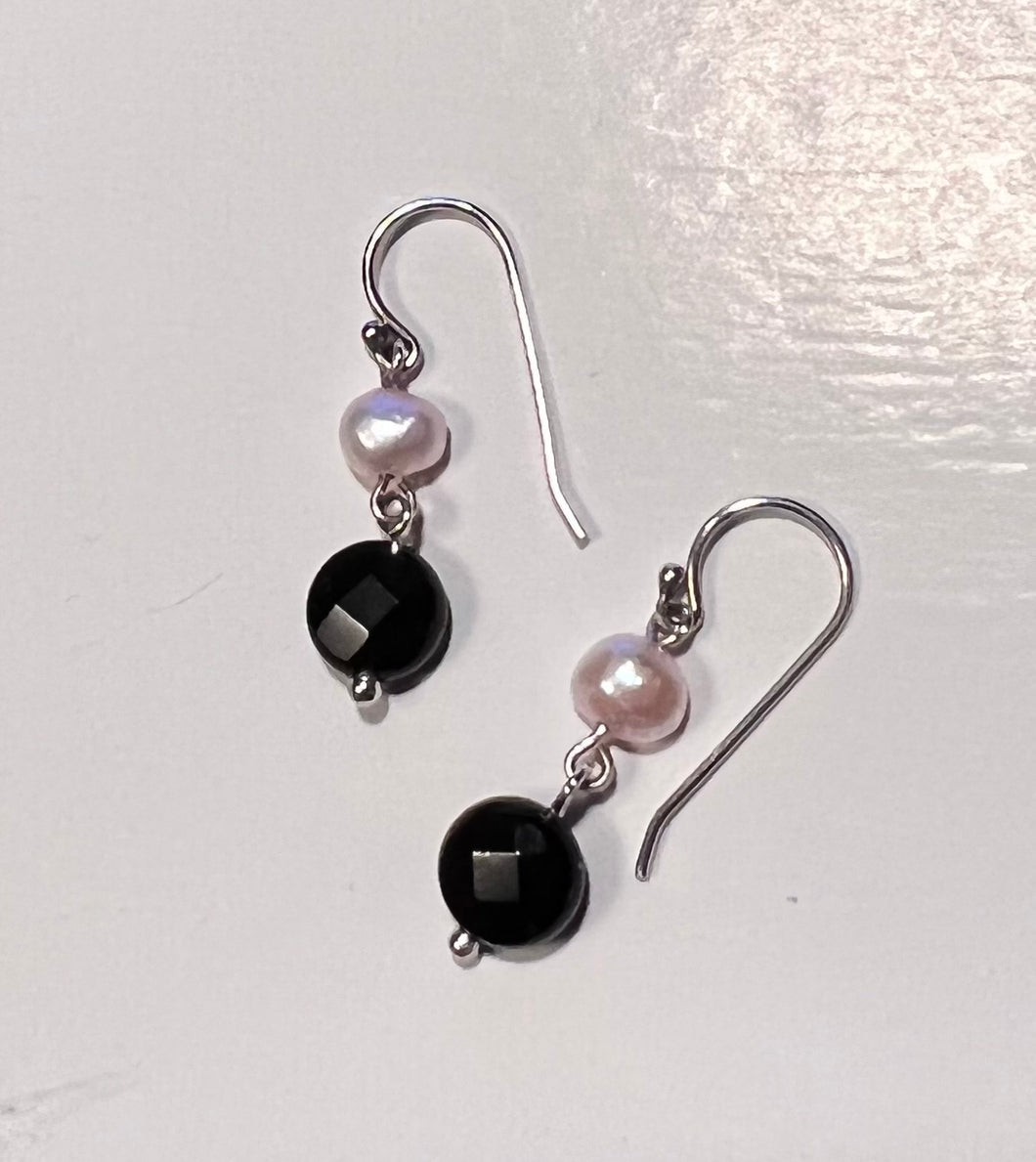 Freshwater Pearl and Onyx Dangle Earring in Sterling Silver